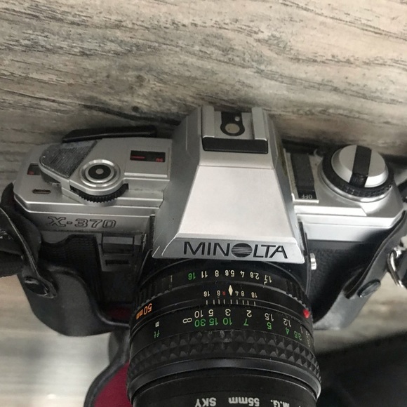 Minolta Vintage X 370 Camera with Leather Case - Picture 3 of 4